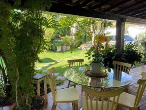 Outdoor dining