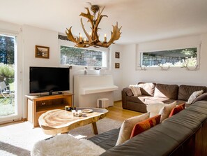 Couch, Table, Furniture, Picture Frame, Wood, Interior Design, Living Room, Floor, Window, Studio Couch