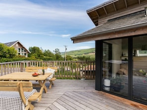 Himmel, Wolke, Pflanze, Gebäude, Holz, Veranda, Schatten, Hütte, Wohngebiet, Freizeit
