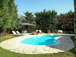 L'Eau, Plante, Ciel, Bâtiment, Piscine, Arbre, Ombre, Herbe, Loisir, Paysage