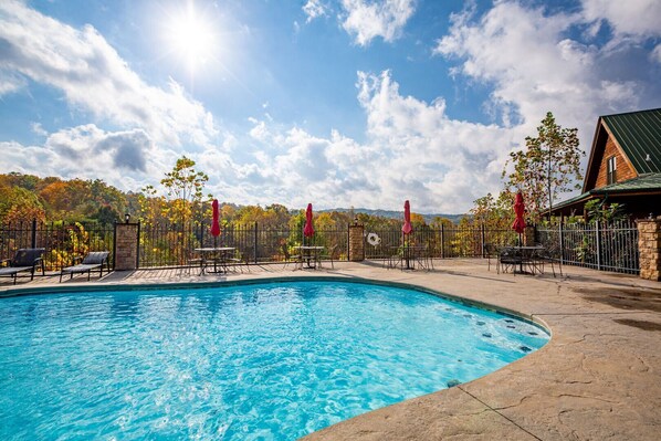 The private pool at Big Bear Lodge is the perfect place to spend the summer!