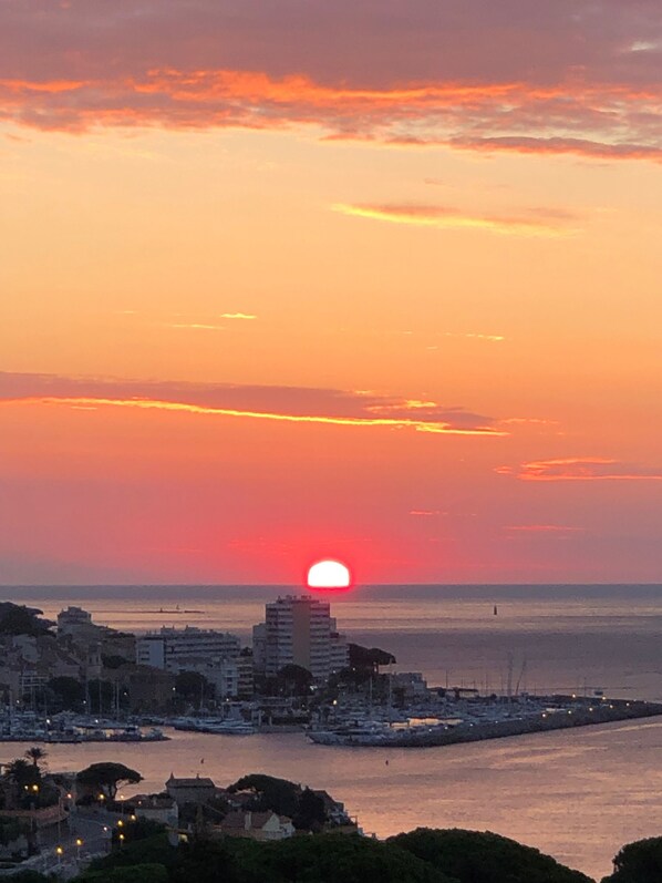 Sunrise above Sainte-Maxime