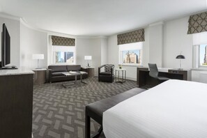 Unit with 1 King size bed. Exact unit will be assigned upon arrival. Views, colors and decor may vary.