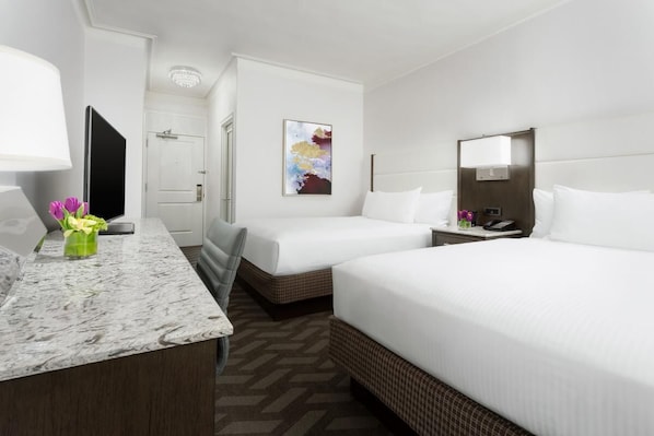 Unit with 2 Queen size beds. Exact unit will be assigned upon arrival. Views, colors and decor may vary.
