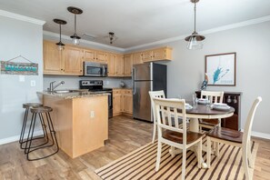 Kitchen / Dining Area 
