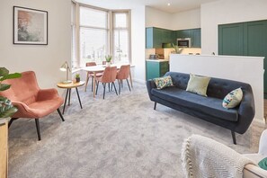 Beach View, Whitby - Host & Stay