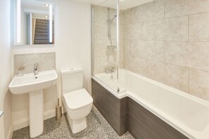 Beach View, Whitby - Host & Stay