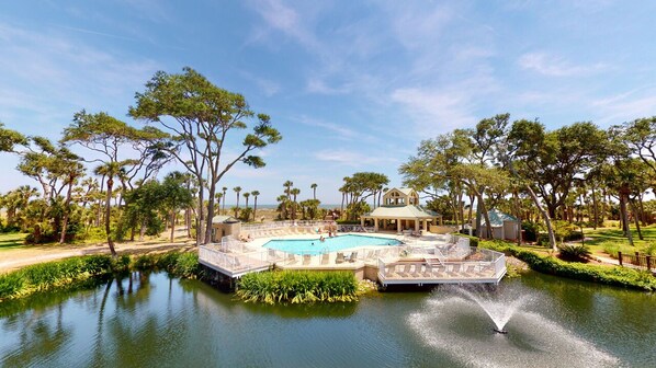Sweeping Views of the Atlantic Ocean, Pool Complex and Pond!