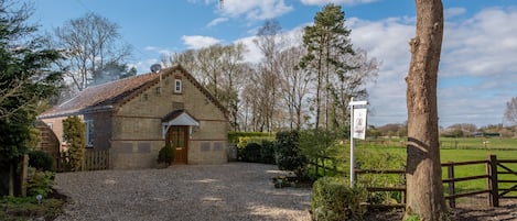 The Old Chapel: Driveway