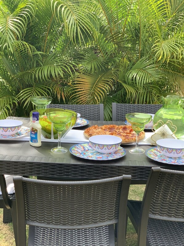 Outdoor dining