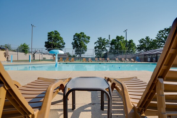 Seating at pool 