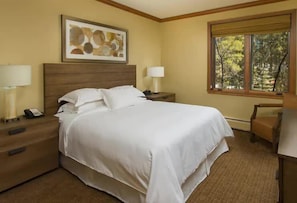 kva-hi-res-3-bed-suite-king-bedroom