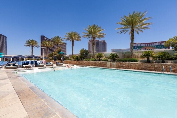 Hilton Grand Vacations Club at Trump International Hotel Las Vegas_1.jpg