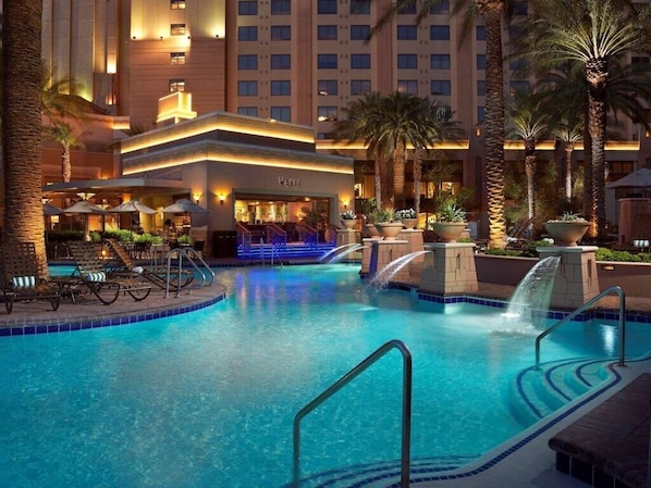 The Boulevard, a Hilton Grand Vacations Club_1.jpg