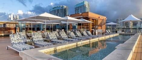 Hokulani Waikiki, a Hilton Grand Vacations Club_1.jpg