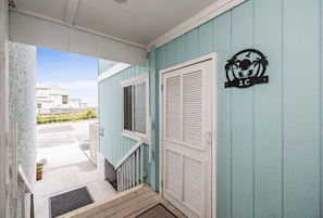 Very close to parking and beach access
