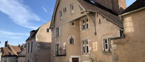 Maison du Moyen ^Âge, ancienne propriété d'un maître verrier