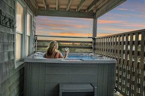 Outdoor spa tub