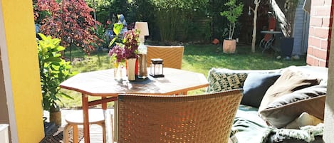 überdachte Terrasse