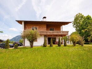 Außenseite Ferienhaus [Sommer]