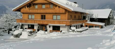 Extérieur maison de vacances [hiver]