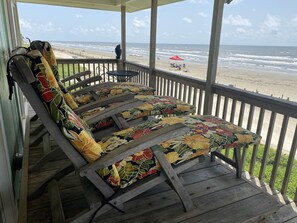 Relax and enjoy the 180 degree view of the Gulf of Mexico!  