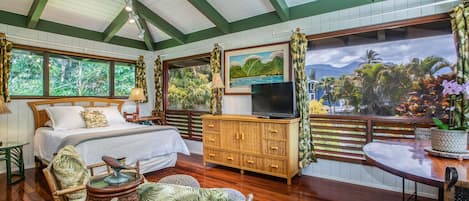 Welcome to Hanalei Happy Place Bungalow!