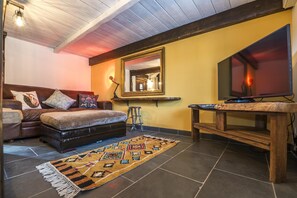 Fern Cottage - Luxurious 1 Bedroom - Blossom Farm (4100)