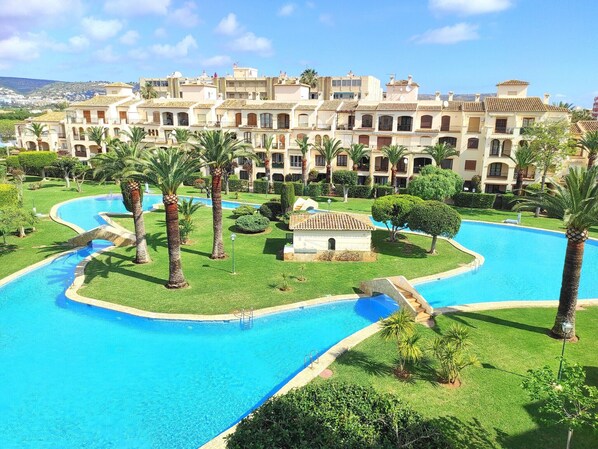 Swimming pool