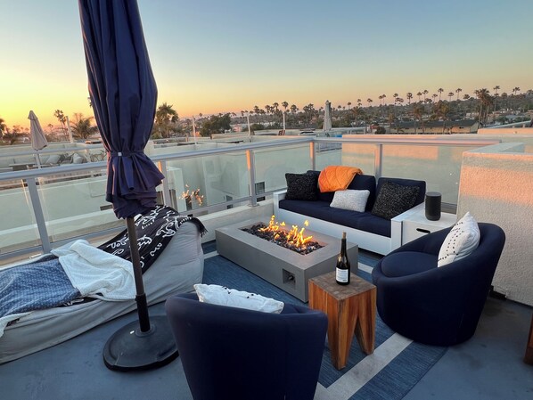 Another view of roof deck 