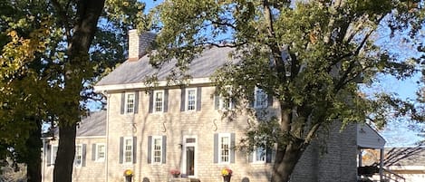 Newly renovated federal-style home built in 1785