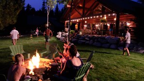 Nighttime S'mores