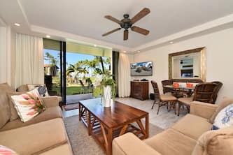 PK H106 Remodeled 2BD Condo w Pool Hot Tub Pickleball