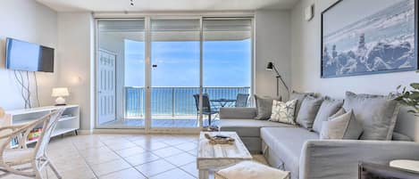 Gulf Shores Vacation Rental Condo | 1BR | 1.5BA | Single Story | 674 Sq Ft