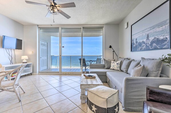 Gulf Shores Vacation Rental Condo | 1BR | 1.5BA | Single Story | 674 Sq Ft