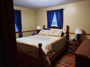 Queen bedroom 