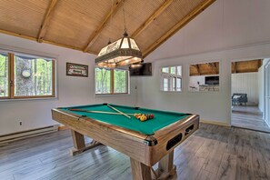 Game Room | Main Floor | Pool Table | Smart TV