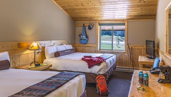 Room with 2 Queen beds