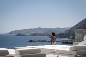 Stimulating exteriors with breathtaking views.