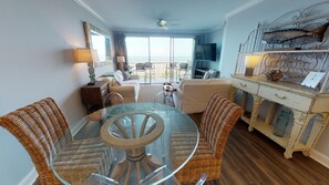 BHOD435-Dining-and-living-room-pic1