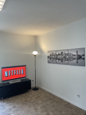 Netflix und Kabelfernsehen.