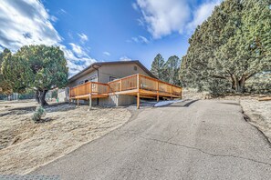 Home Exterior | Pickleball / Volleyball Court