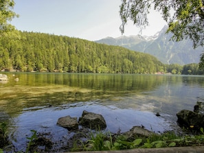 Water, Sky, Plant, Natural Environment, Natural Landscape, Tree, Mountain, Lake, Watercourse