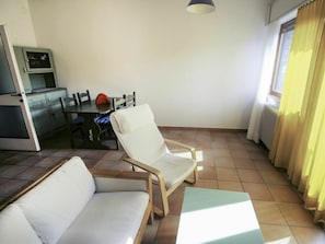 Property, Comfort, Building, Interior Design, Wood, Floor, Couch, Flooring, Living Room, Armrest