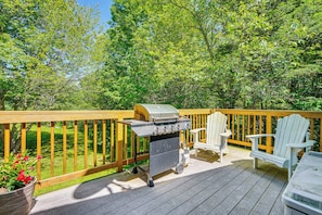 Private Deck | Gas Grill | Steps Required to Access