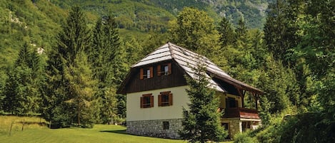 Casa entre la vegetación