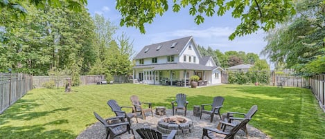 Lovely country inspired home in the Pigeon Point neighborhood of West Seattle