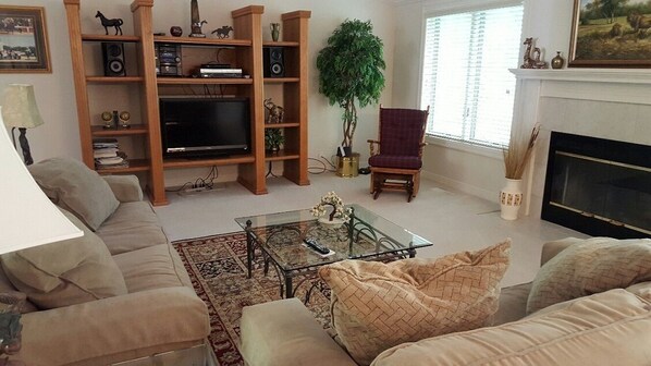 Living Room with HDTV and WIFI