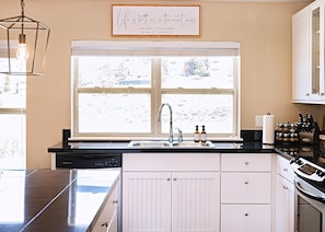 Fully-equipped kitchen with large island