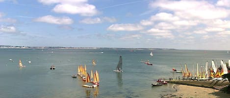 Uitzicht op strand/zee